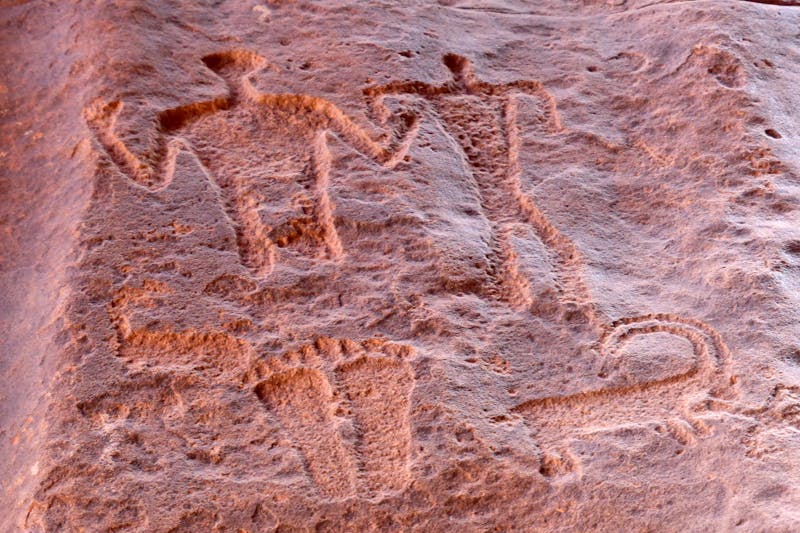 Felsbilder im Wadi Rum - Jordanien - ©Eberhardt TRAVEL - Frank Nimschowski