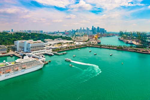 Hafen von Singapur &ndash; &copy; ©napa74 - stock.adobe.com