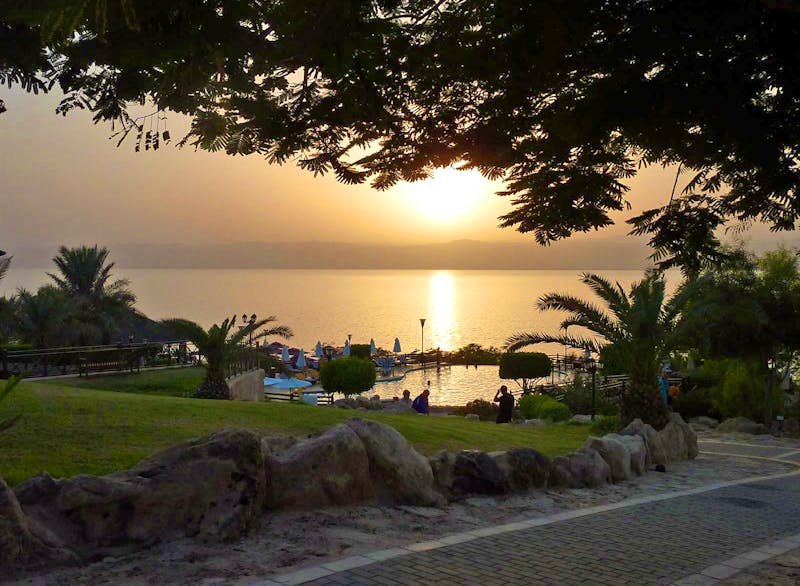 Sonnenuntergang am Toten Meer in Jordanien - ©Eberhardt TRAVEL - Isabel Braksiek
