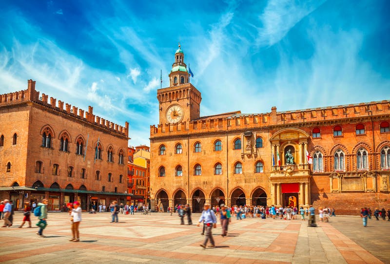 Bologna - Piazza Maggiore - ©Yasonya - stock.adobe.com