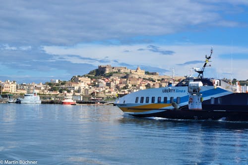 Milazzo - Hafen und Normannen-Kastell  &ndash; &copy; Martin Büchner