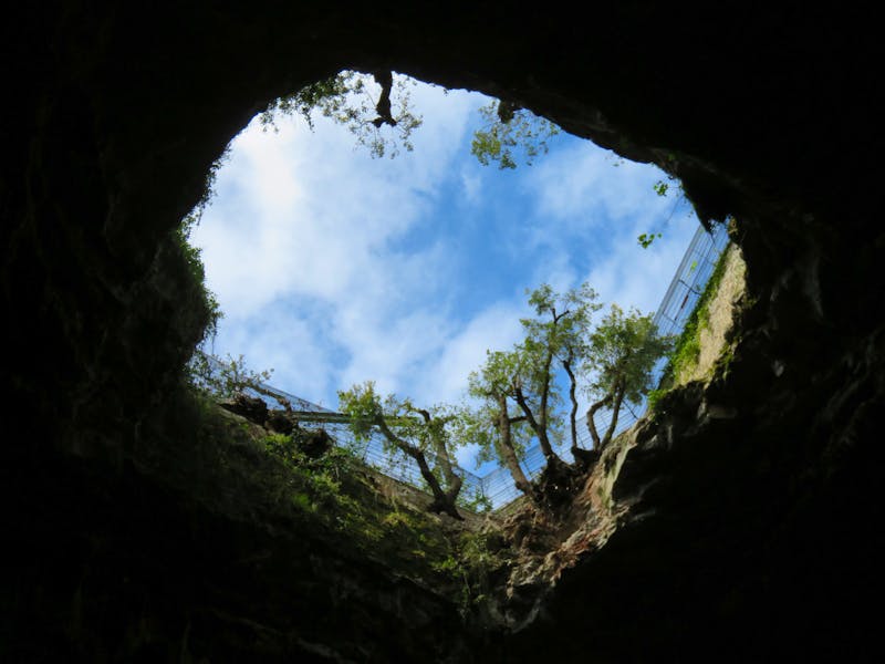 Grotte von Castellana – Blick in den Schlund (60 Meter) - ©Marion Kottlos