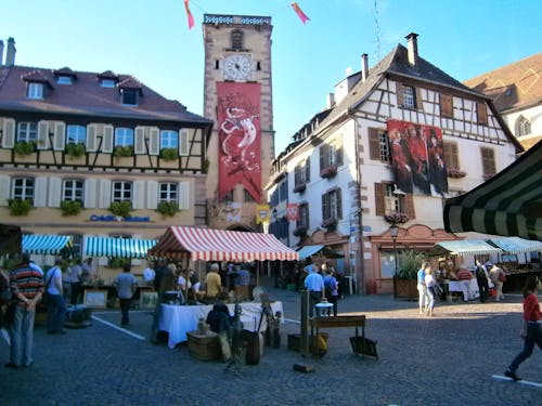 Rathausplatz von Ribeauville &ndash; &copy; Eberhardt TRAVEL - Karl-Heinz Meinig