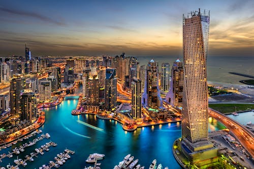 Dubai Marina Bay &ndash; &copy; ©ajandali - stock.adobe.com