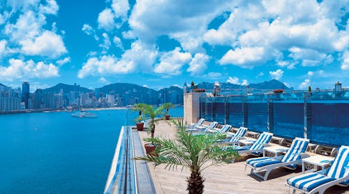 Rooftop Pool Deck im Harbour Grand Kowloon – © Euromarketing Connections
