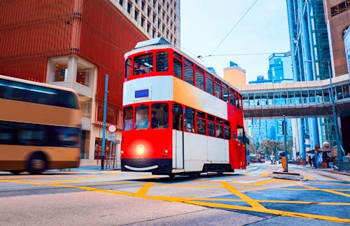 Doppeldecker-Straßenbahn dingding in Hongkong &ndash; &copy; badahos - stock.adobe.com