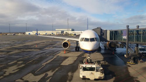 Am Flughafen Keflavik &ndash; &copy; Mario Scheinert
