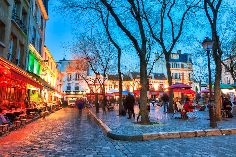 Paris - Place du Tertre auf dem Mountmatre - ©©dennisvdwater - stock.adobe.com