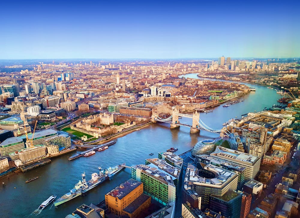 Blick von der Aussichtsplattform The Shard auf London &ndash; &copy; ©Ioan Panaite - stock.adobe.com