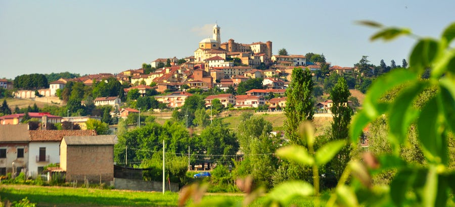 Blick auf das malerische Asti im Piemont – © thauwald-pictures - stock.adobe.com