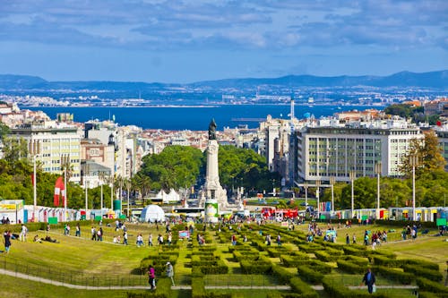 Eduardo VII Park in Lissabon &ndash; &copy; ©katatonia - stock.adobe.com