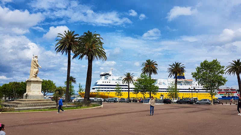 Bastia - Nicolas-Platz am hafen - ©Ria Heilmann