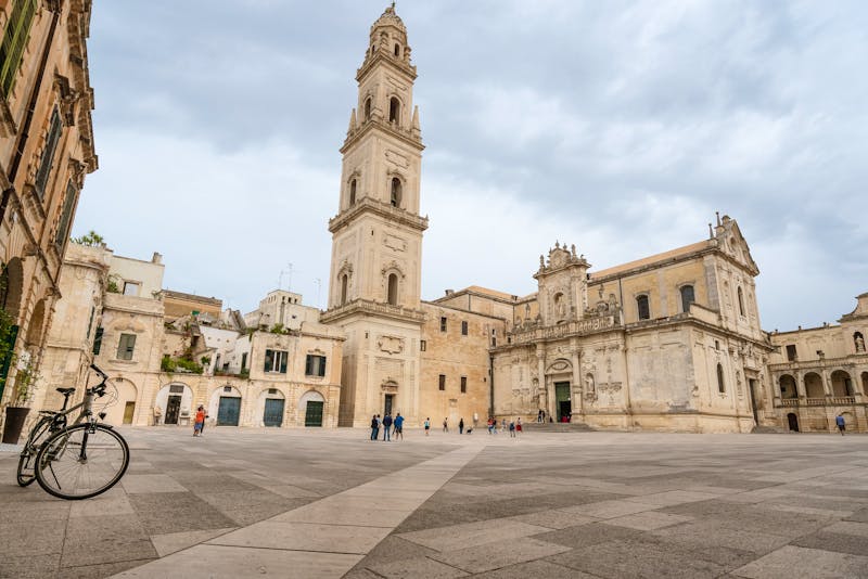 Lecce - Domplatz mit Dom und Glockenturm - ©Dziurek - stock.adobe.com