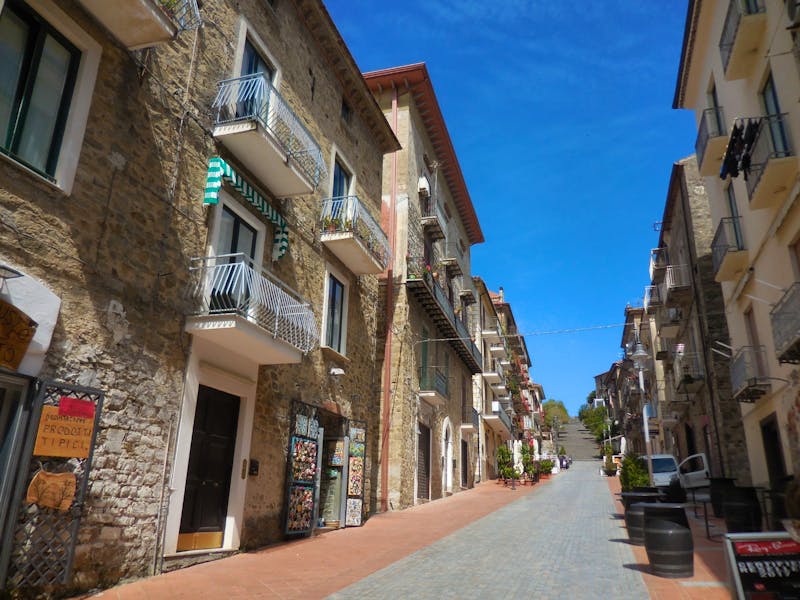 Gasse in Agropoli im Cilento - ©Eberhardt TRAVEL - Kerstin Heintzel