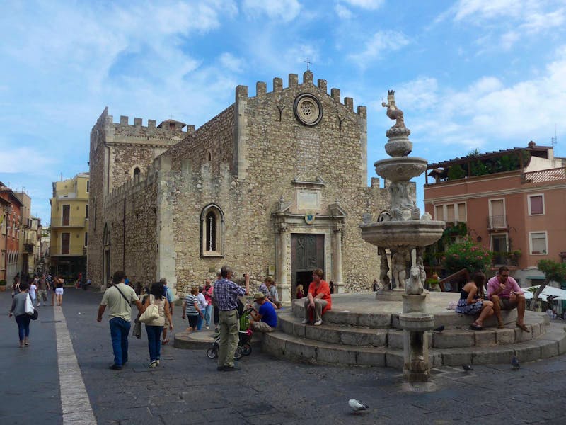 Sizilien - Taormina - Domplatz - ©Ria Heilmann