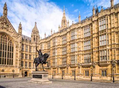 Houses of Parliament in London &ndash; &copy; ©pxl.store - stock.adobe.com