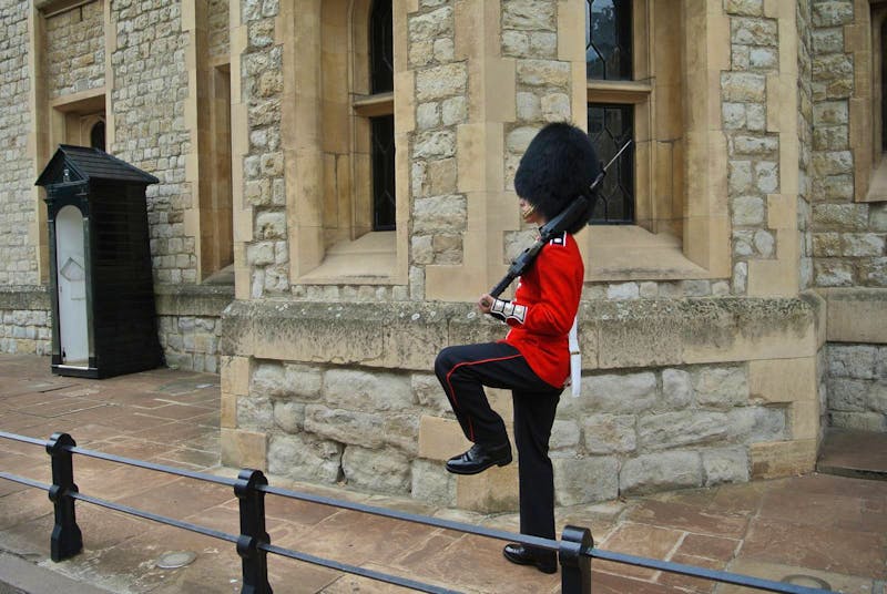 Wachmann im Tower of London - ©Eberhardt TRAVEL - Gerd Przybyla