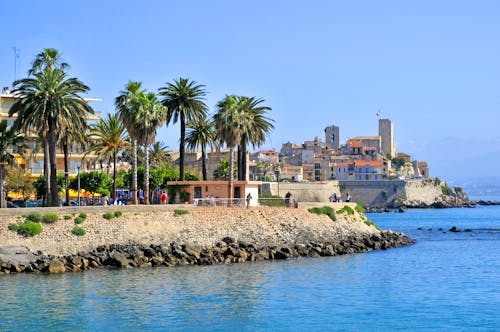 Stadt Antibes an der Cote d'Azur &ndash; &copy; Christian Musat - Adobe Stock