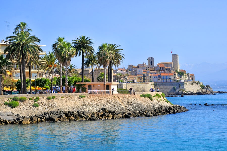 Stadt Antibes an der Cote d'Azur – © Christian Musat - Adobe Stock