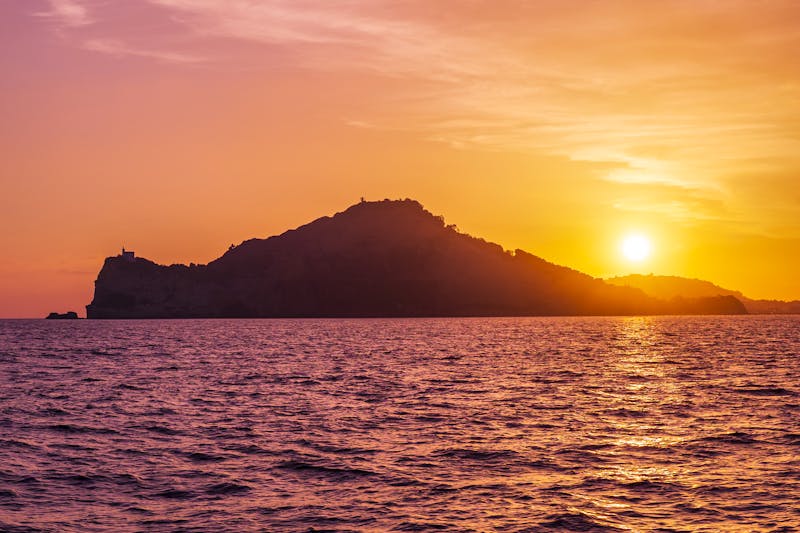 Insel Ischia - Sonnenuntergang - &copy;Tommaso Lizzul - stock.adobe.com