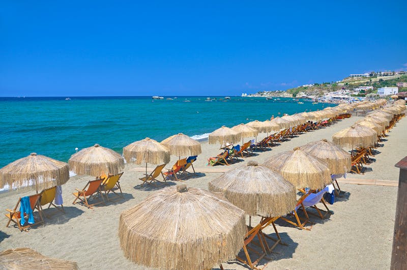 Strand auf Ischia bei Ischia Porto - &copy;Antonina - stock.adobe.com
