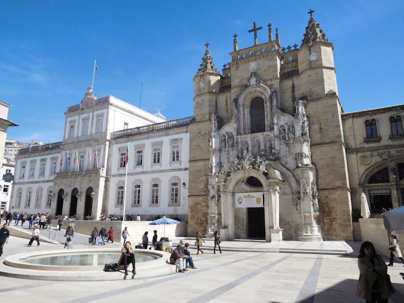 Coimbra, Marktplatz mit Rathaus und Kirche Santa Cruz - ©Eberhardt TRAVEL - Michael Krause