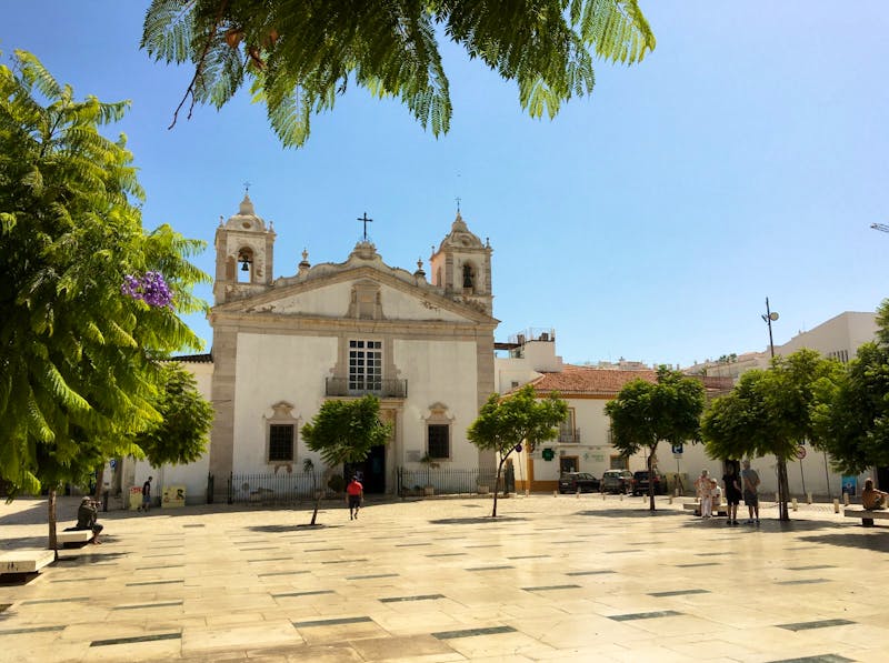 Alte Kirche und Marktplatz in Lagos an der Algarve - ©Eberhardt TRAVEL - Christin Kuschka