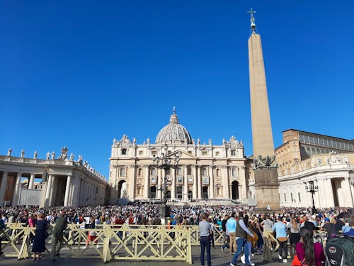 Rom - Petersplatz zur Papstaudienz &ndash; &copy; Birgit Hornung