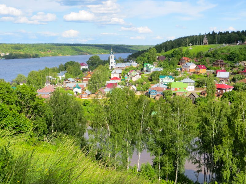 Blick auf das kleine Städtchen Pljos am Goldenen Ring - ©Jürgen Schmeißer - Eberhardt TRAVEL