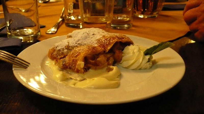 Apfelstrudel - ©Sabine Herda / Eberhardt TRAVEL