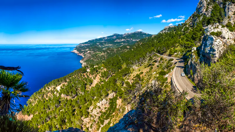 Küstenstraße zwischen Andratx und Banyalbufar auf Mallorca - &copy;©Sina Ettmer - stock.adobe.com