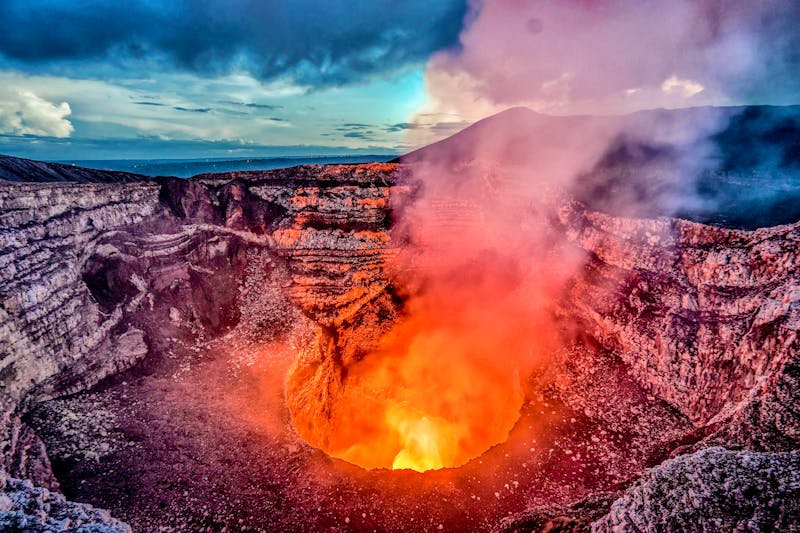 Masaya Vulkankrater - ©ROBERTO DESTARAC - Adobe Stock