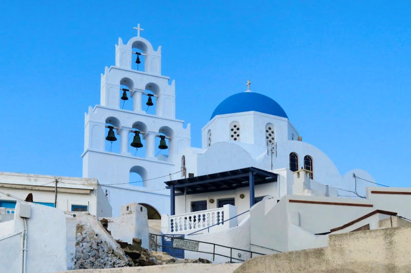Kirche in Pyrgos auf Santorin - ©Eberhardt TRAVEL - Petra Sauer