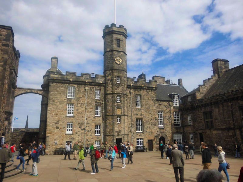 Palast und Haus der Kronjuwelen im Edinburgh Castle - ©Eberhardt TRAVEL - Michael Krause