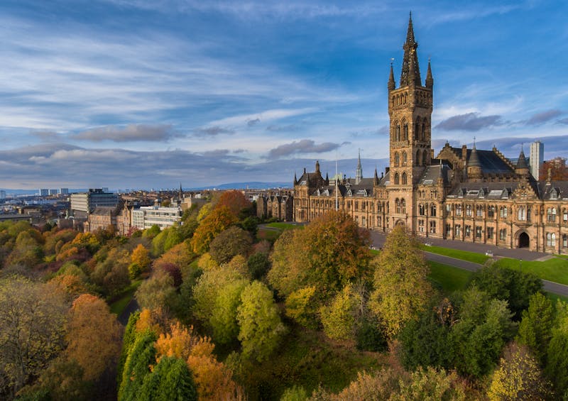 Glasgow Universität - ©2016 TheVerticalView - Adobe Stock