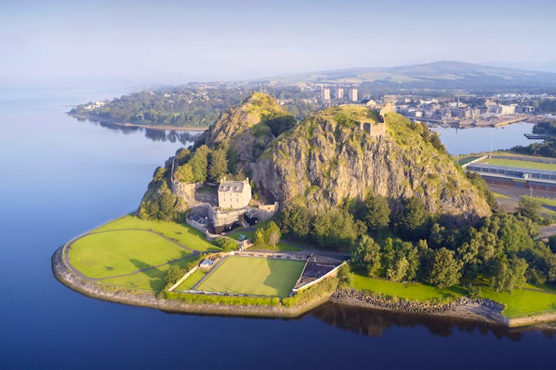 Dumbarton Castle in Schottland - ©©Richard Johnson - stock.adobe.com