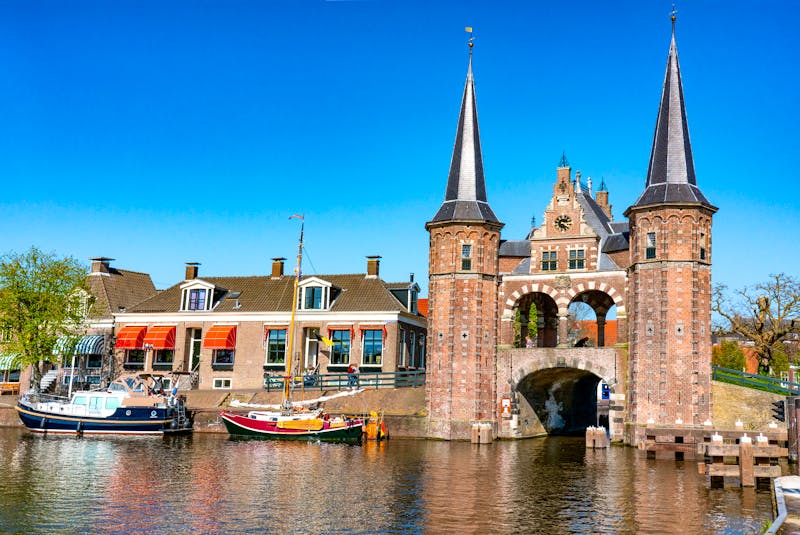 Am Reichsmonument Waterpoort, Sneek, Holland - ©©Comofoto - stock.adobe.com
