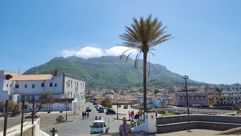 Forio -  Blick zum Epomeo - &copy;Betina Marinow