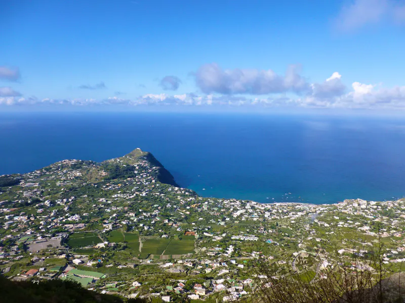 Blick auf Forio beim Epomeoaufstieg  - &copy;Eberhardt TRAVEL GmbH