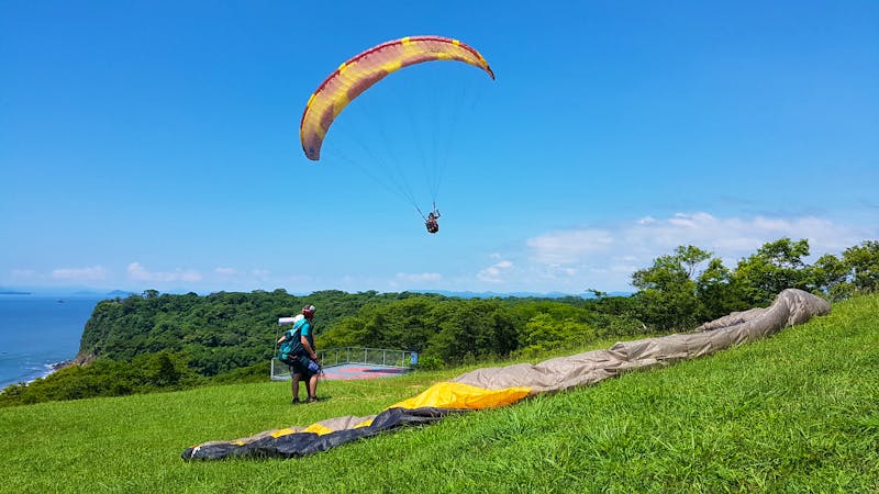 Gleitschirm Flugplatz an der Pazifikküste Costa Ricas - ©Eberhardt TRAVEL - Ria Heilmann