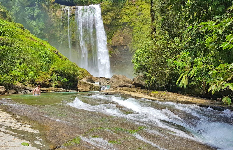 Am Wasserfall Eco Chontales in Costa Rica - ©Eberhardt TRAVEL - Ria Heilmann