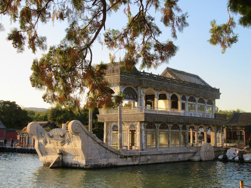 Sommerpalast Peking - Steinernes Boot - ©Eberhardt TRAVEL -  Julia Doppke