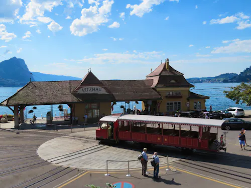 Vitznau - Schiffsanlegstelle und Drehscheibe für die Rigi-Bahn &ndash; &copy; Annette Weise