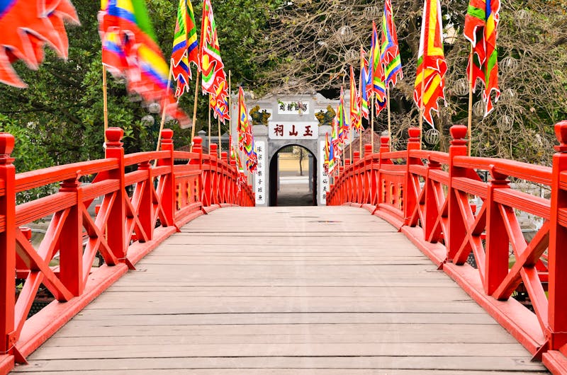 Hanoi - Huc-Brücke am Hoan Kiem-See zum Ngoc Son-Tempel - ©©Pius - stock.adobe.com