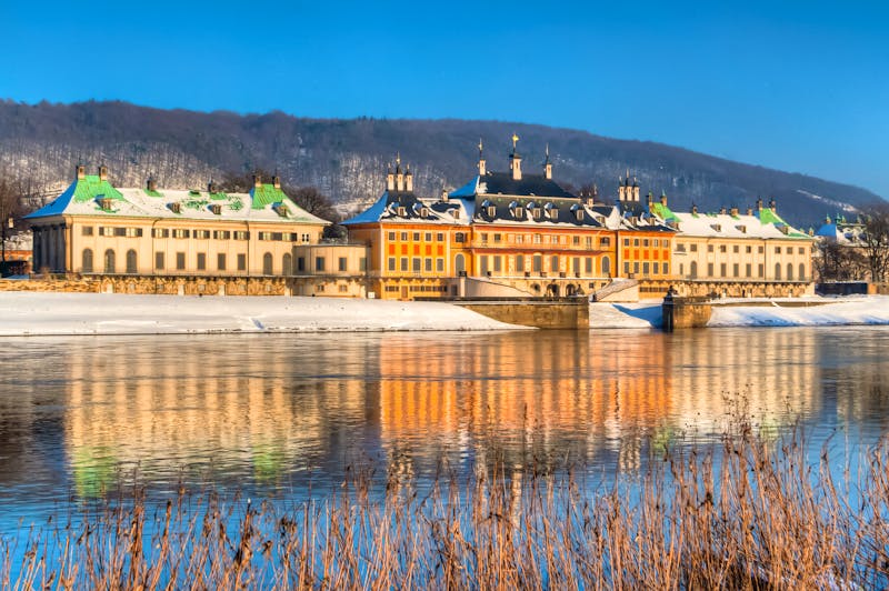 Winter am Schloss Pillnitz an der Elbe in Dresden - ©©Klaus Heidemann - stock.adobe.com