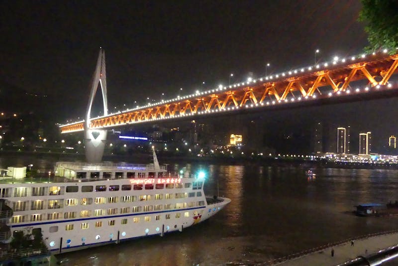 Kreuzfahrtschiff auf dem Yangtze in Chongqing - ©Frank Nimschowski - Eberhardt TRAVEL