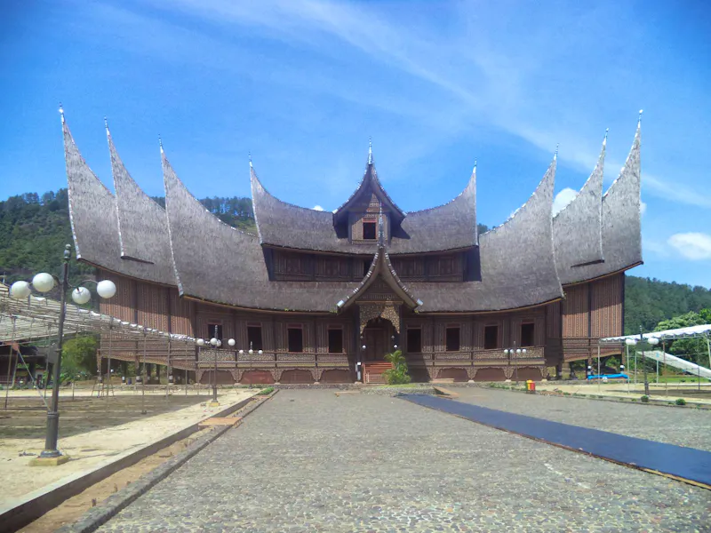 Pagaruyung-Palast im Dorf Batu Sangkar - &copy;Michael Krause - Eberhardt TRAVEL