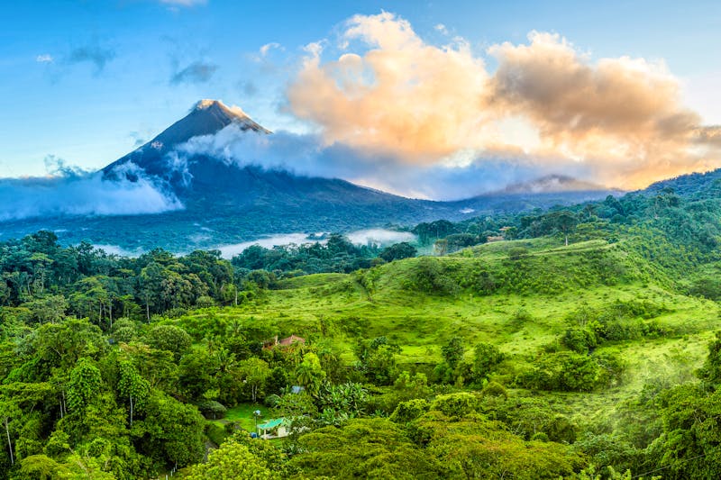 Vulkan Arenal - ©©Alexey Stiop - stock.adobe.com