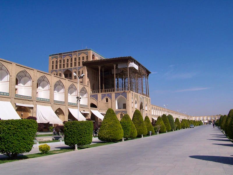 Isfahan - Imam-Platz mit Ali-Qapu- Palast - ©Dirk Schlosser