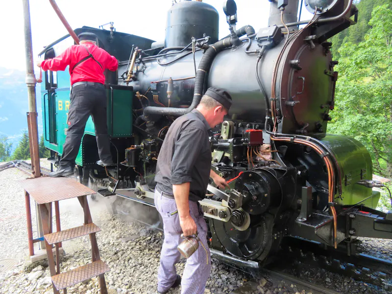 Fahrt mit der Brienzer Rothornbahn - Wasser wird aufgetankt - &copy;Annette Weise